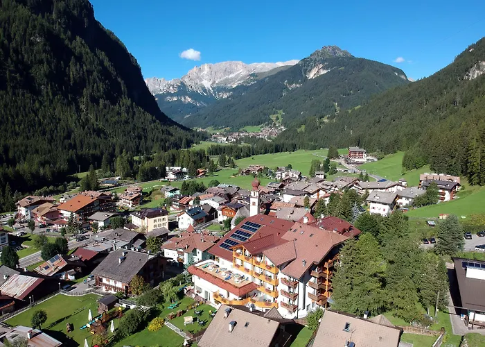 Hotel Cesa Tyrol Canazei
